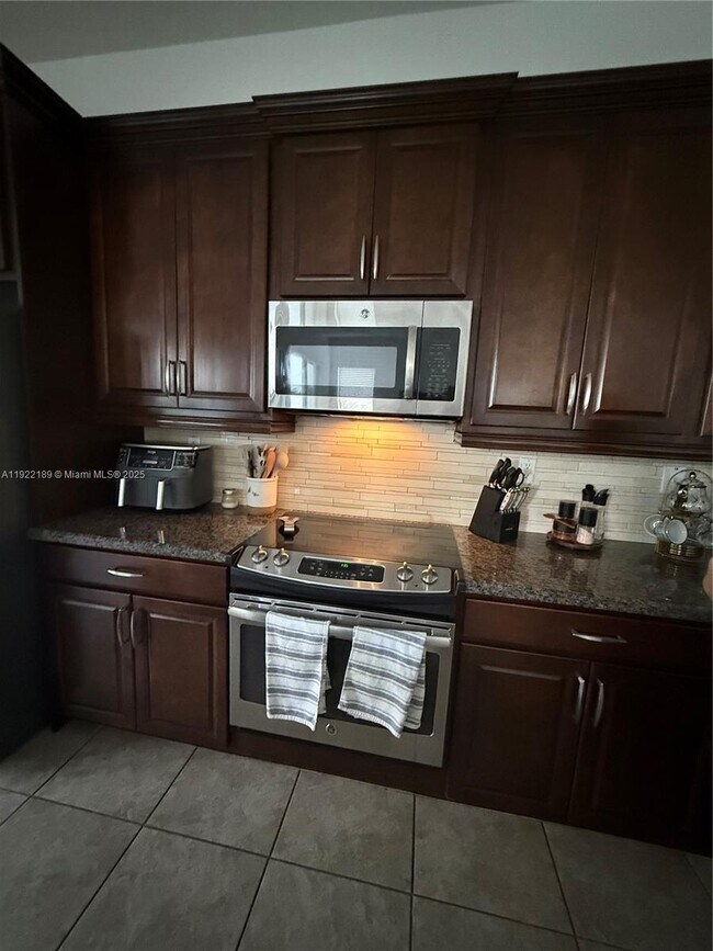 Building Photo - 9823 W 34th Ln