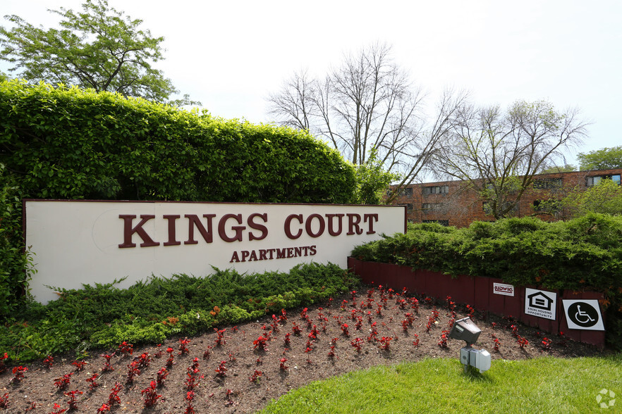 Building Photo - Kings Court Apartments