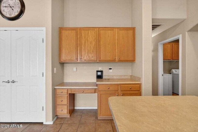 Building Photo - 42059 W Cheyenne Dr