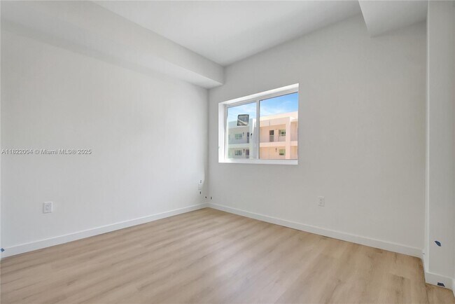 Building Photo - 1715 N Dixie Hwy