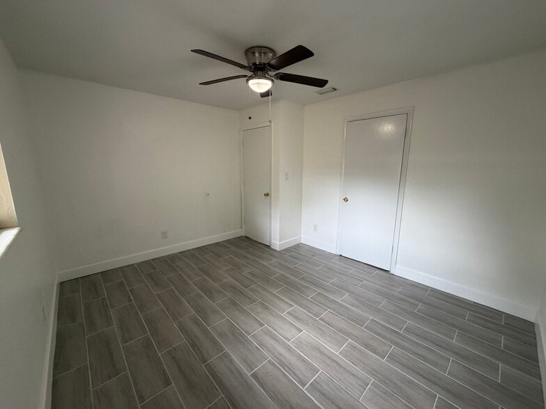 Building Photo - 564 N Wayman St