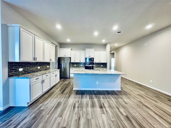 Building Photo - 1217 Antelope Passing Dr