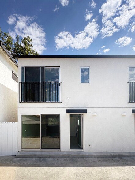 Primary Photo - 5644 Aldama St