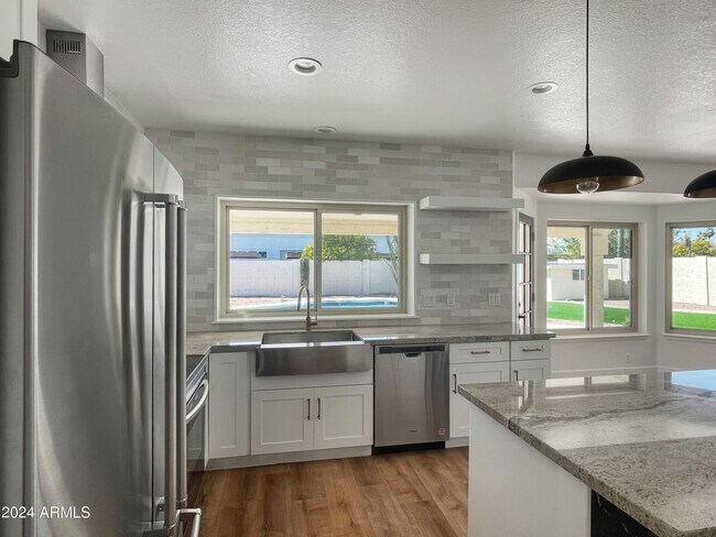 Building Photo - 16414 N 48th Way