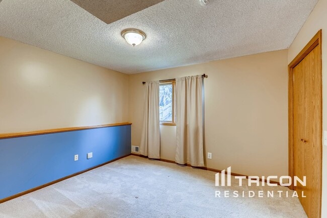 Building Photo - 12015 60th Pl N