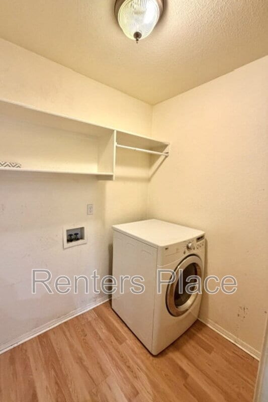 Building Photo - 5707 S Yukon Ave