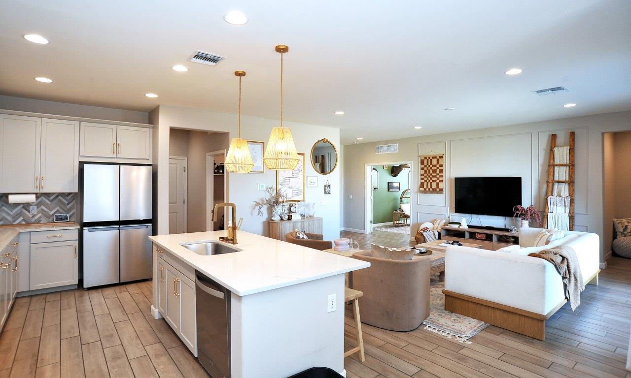 Building Photo - 5578 W Lazy Farm Dr