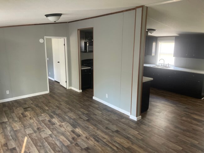 Building Photo - 434 Dundee Cir