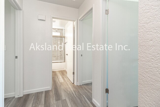 Building Photo - 5124 Tewkesbury Way