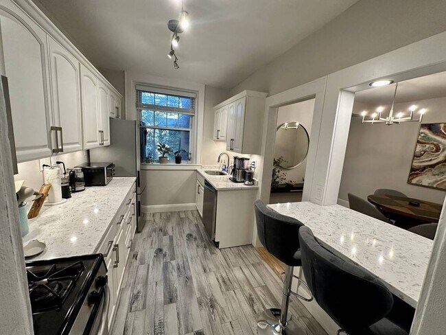 Building Photo - 10 Jamaicaway-