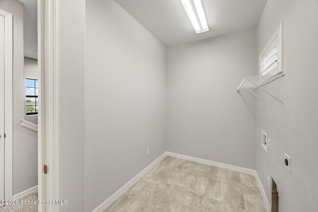 Building Photo - 8870 Napolo Dr