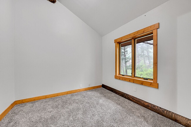Building Photo - 5096 Crystal Park Rd