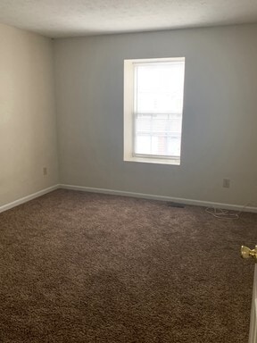 Building Photo - Huge 4 Bedroom 2 bath House with Garage