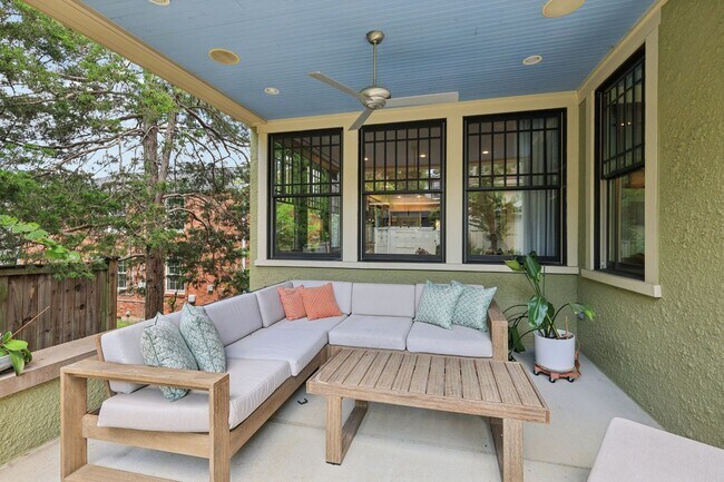 Building Photo - Beautiful Historic 4BR/3BA Gem | Hillsboro...