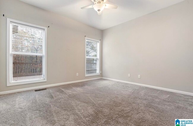 Building Photo - 504 Rolling Hills Dr