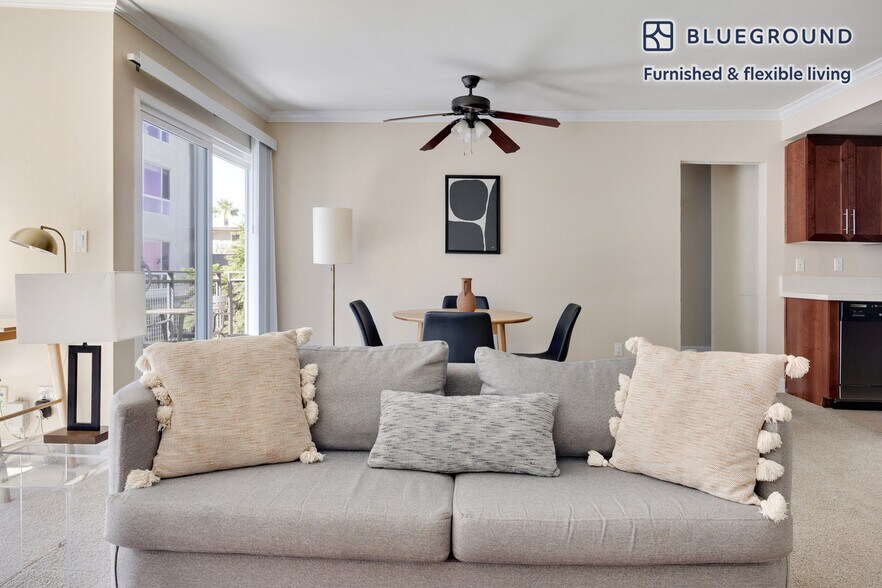 Building Photo - 28124 Peacock Ridge Dr