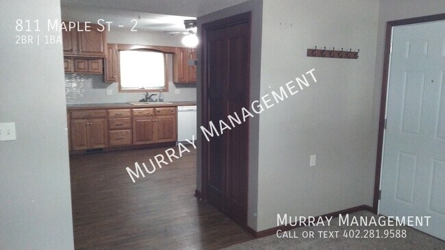 Building Photo - 811 Maple St