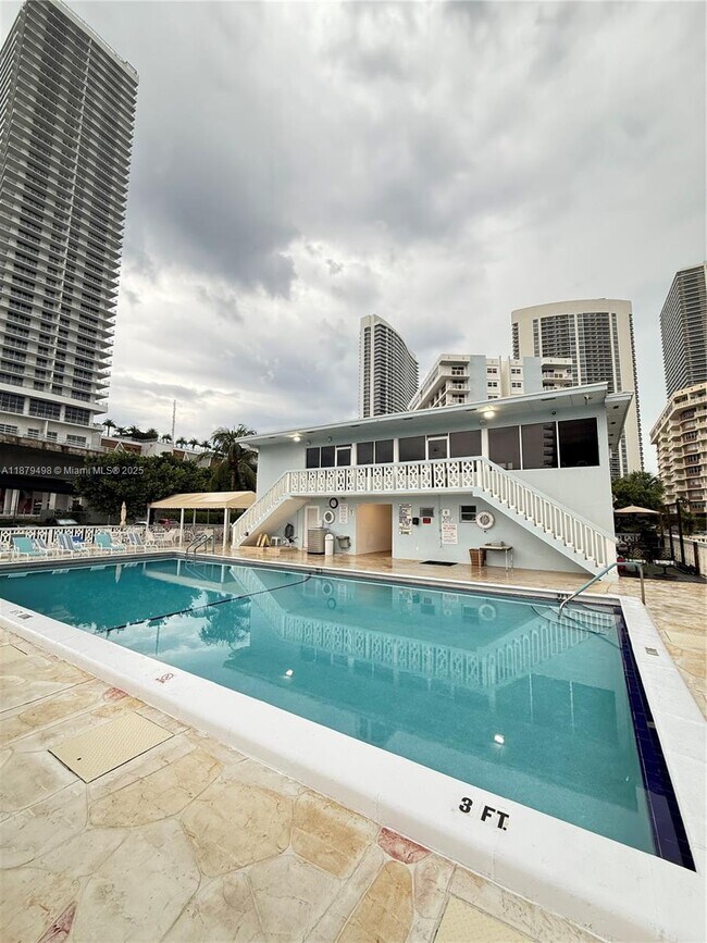 Building Photo - 1801 S Ocean Dr