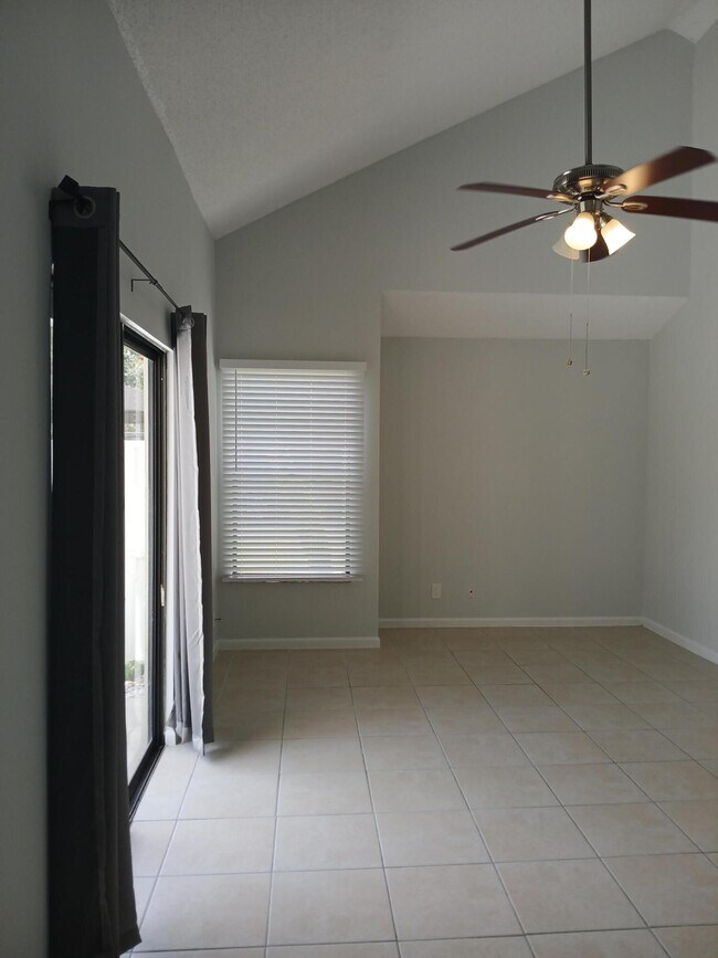 Building Photo - 1103 Summerwinds Ln