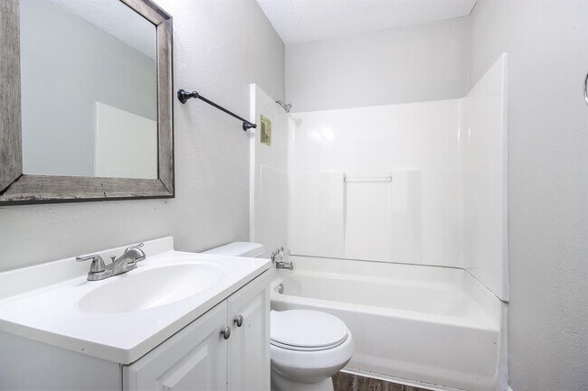 Building Photo - 5210 Greylog Dr