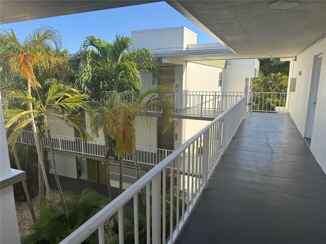 Building Photo - 4235 N University Dr
