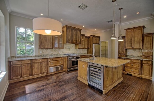 Building Photo - 5908 S Switzer Ave