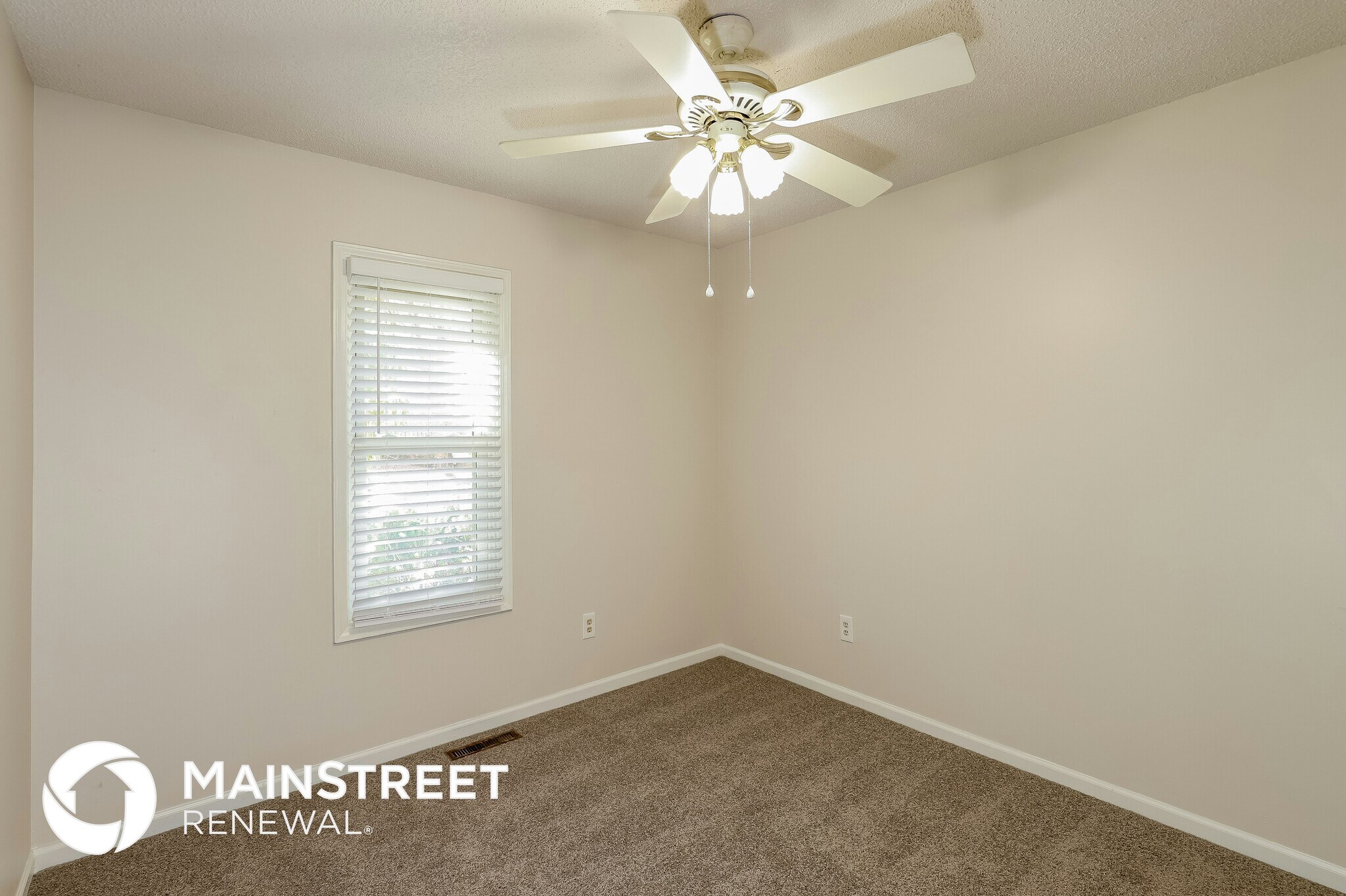 Building Photo - 1606 NE 112th Terr