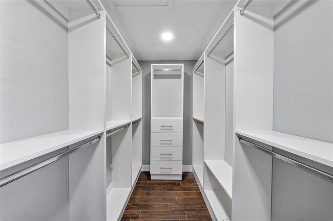 Building Photo - 5820 NW 56th Pl