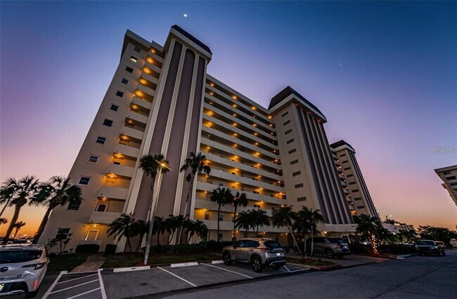 Building Photo - 4550 Cove Cir