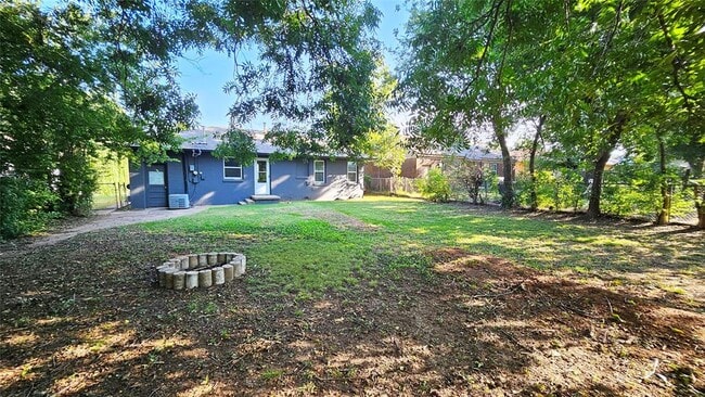 Building Photo - 2132 Churchill Pl