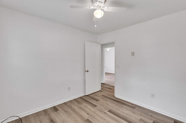 Building Photo - Castle Hayne Home for Rent!