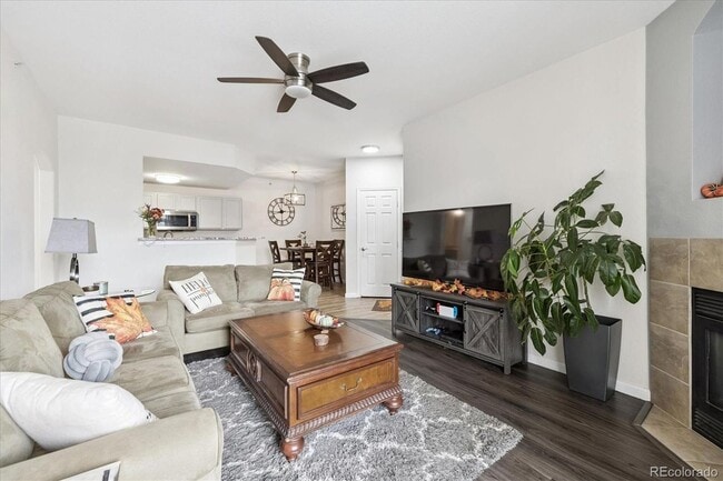 Building Photo - Blackhawk - Englewood