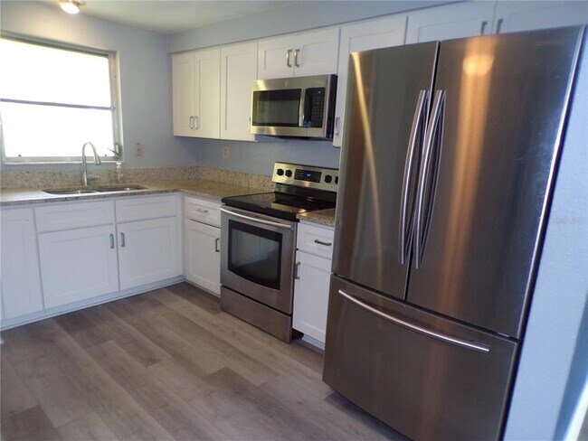 Building Photo - 30109 Elm Rd