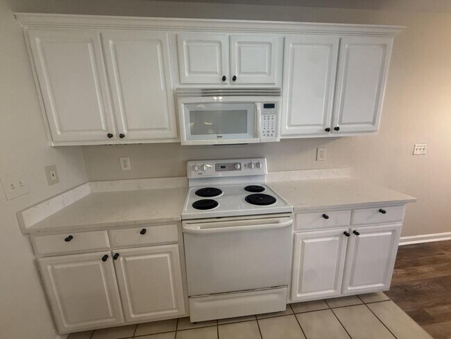 Building Photo - 260 McKendree Ln