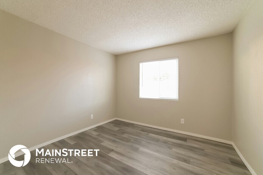 Building Photo - 4506 W Edgemont Ave