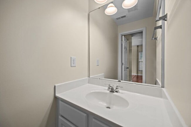 Building Photo - 7805 Jeffrey Alan Ct