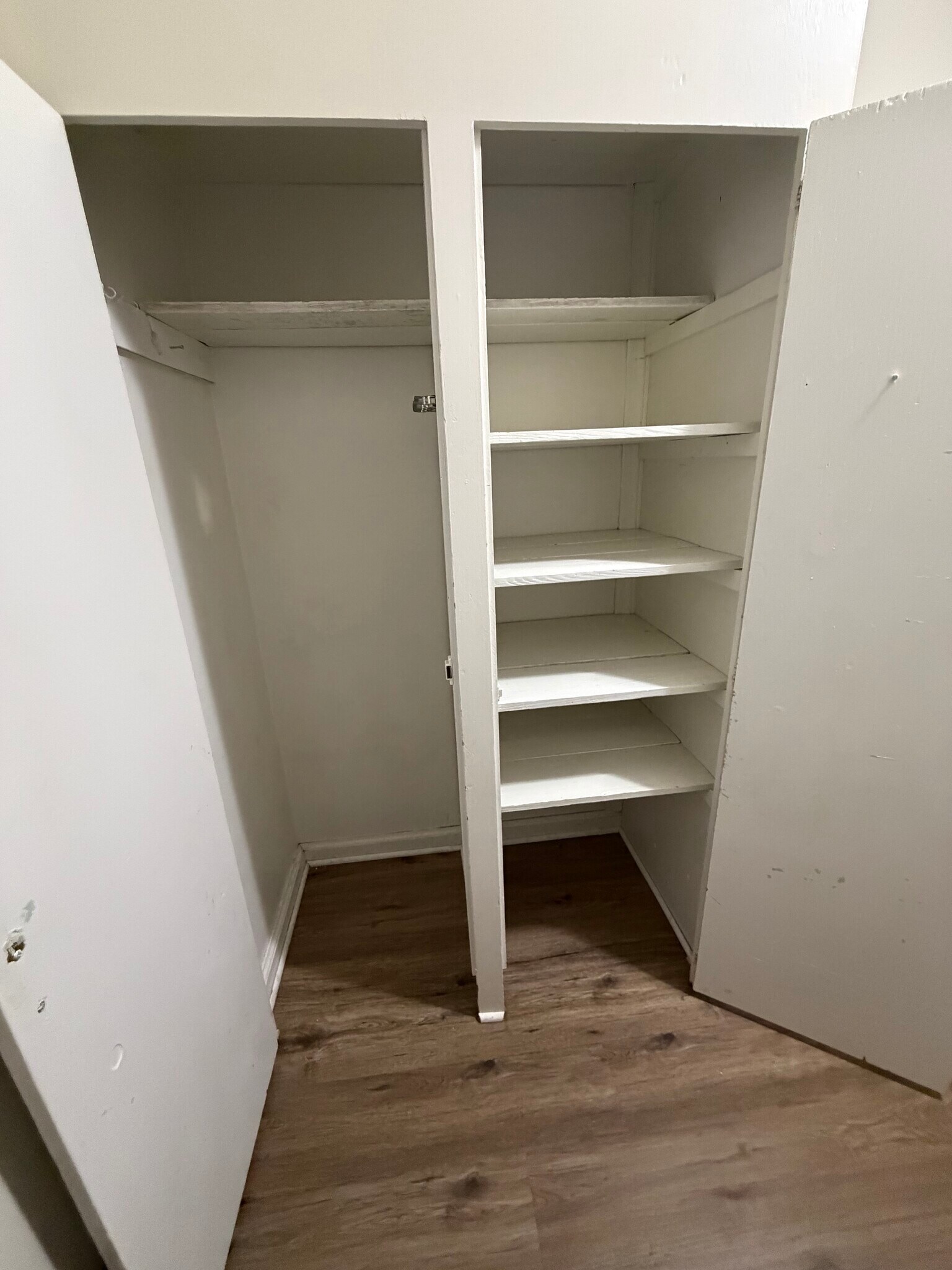 Building Photo - 161 Blades St