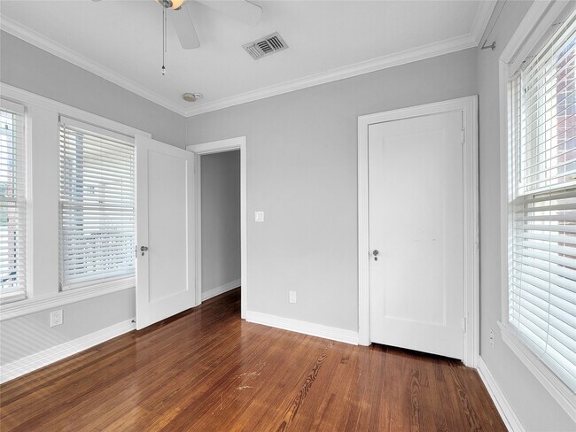 Building Photo - 3408 Crawford St