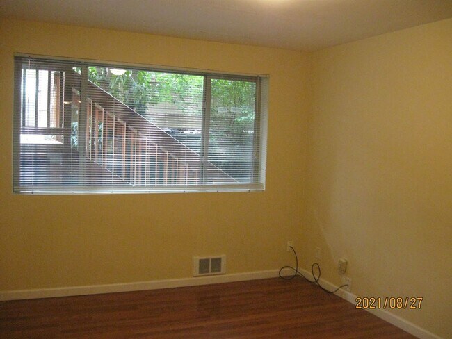 Building Photo - 1551 Building