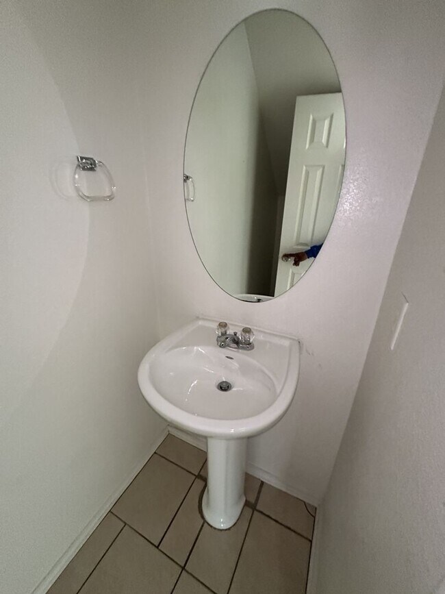 Building Photo - 3601 Malibu Ln