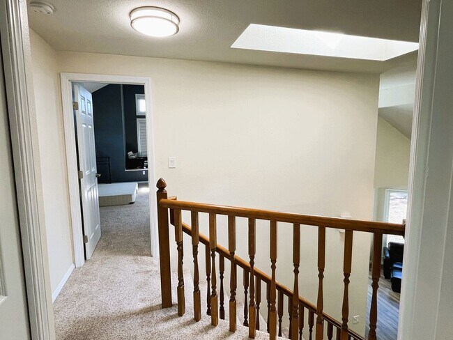 Building Photo - Bright & Spacious 3-Bedroom Home – Ideal f...