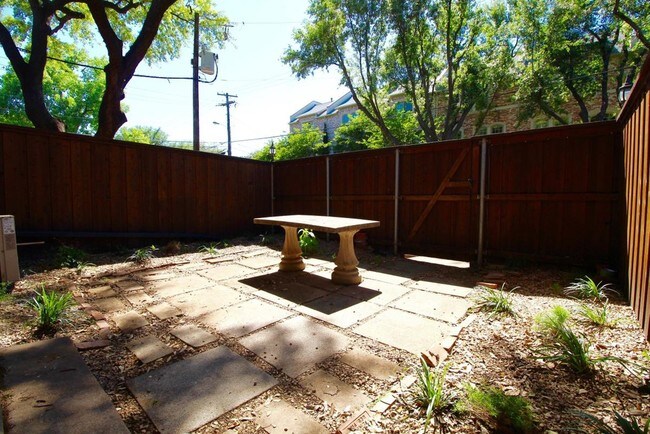 Building Photo - 4206 Newton Ave