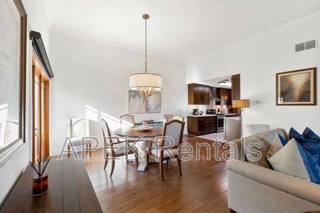 Building Photo - 74939 Vía Lago