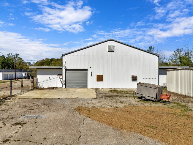 Building Photo - 554 5th St