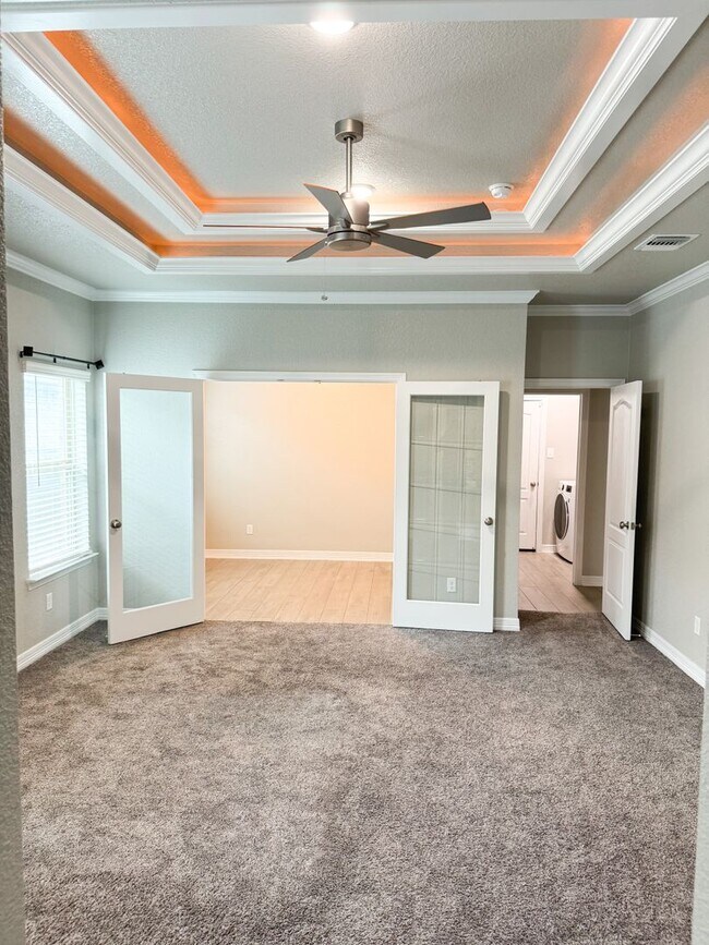 Building Photo - 9005 Grand Oaks Ln