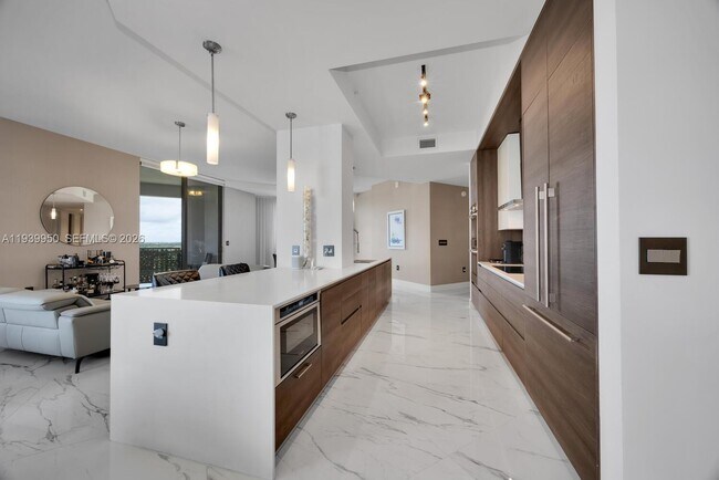 Building Photo - 301 Altara Ave