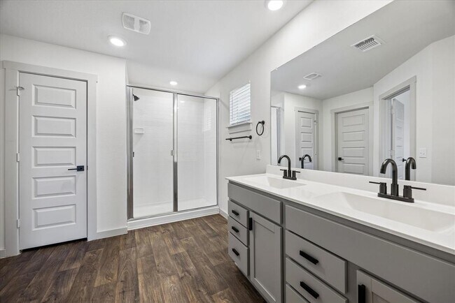 Building Photo - 105 Krause Spgs Dr