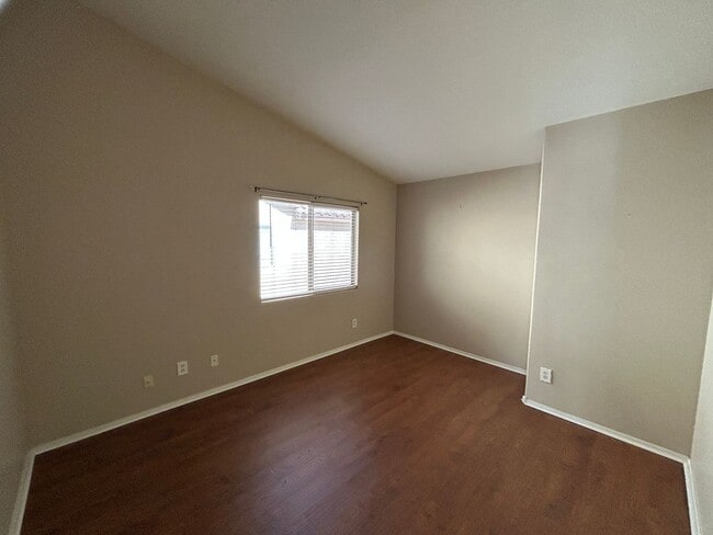 Building Photo - 13444 W Paradise Ln