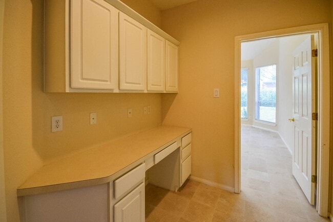 Building Photo - 3211 Chapel Creek Way