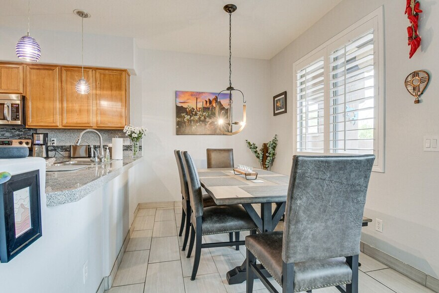 Building Photo - 13847 N Hamilton Dr